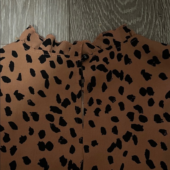 Leopard Print Ruffle Sleeve Top - Picture 3 of 4